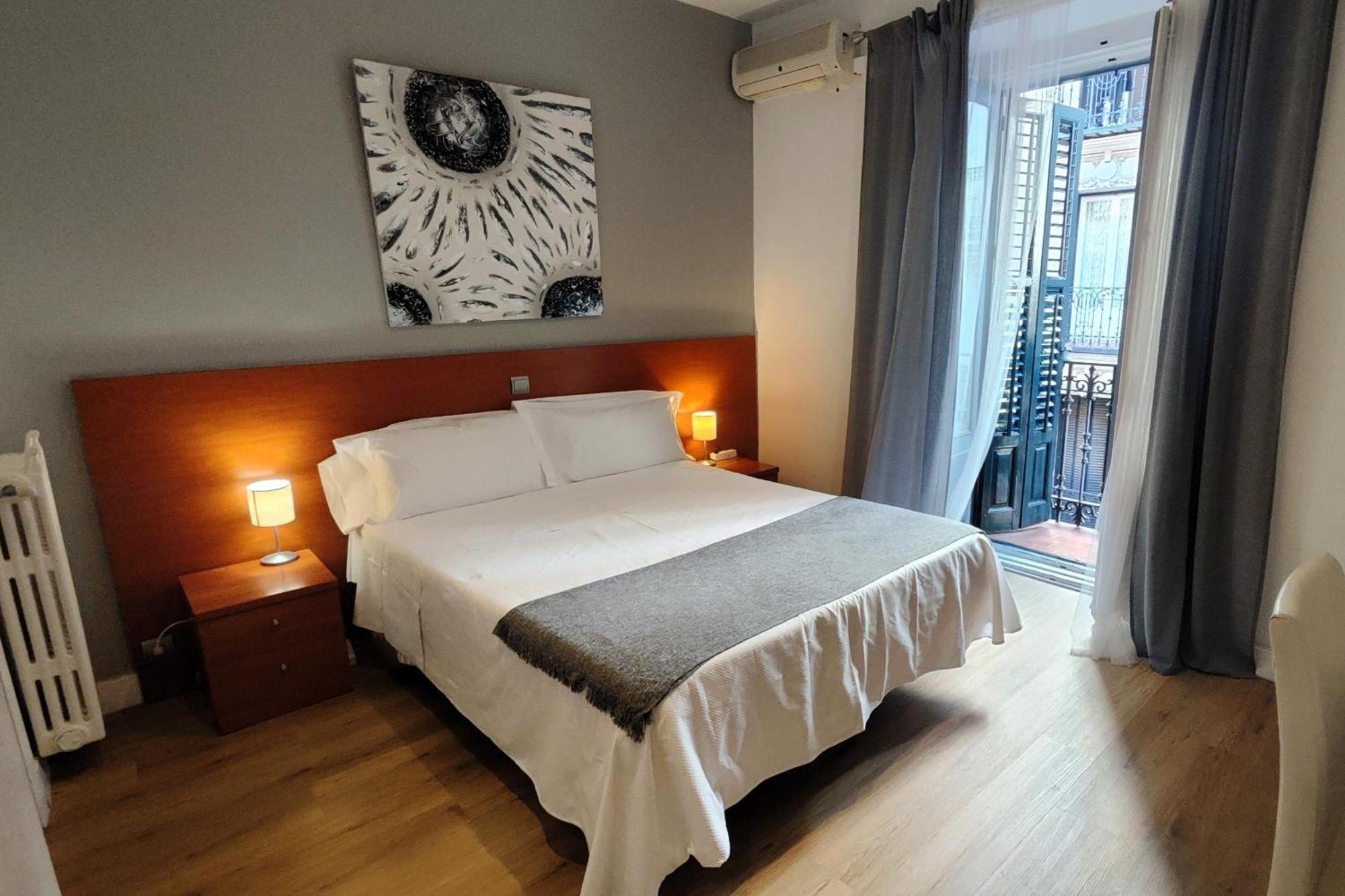 Hostal Cervantes — Photos 1